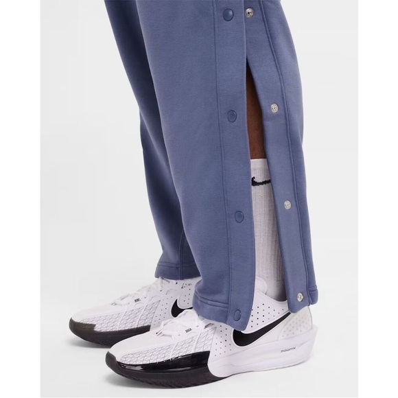 Nike Men's LeBron Standard Issue x Nike - Picture 5 of 5